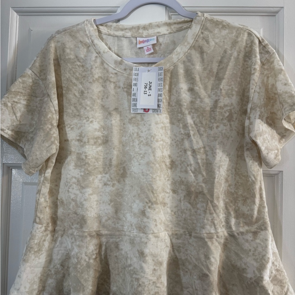 LuLaRoe Cream Patterned Top